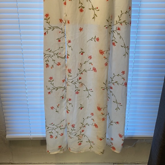 Floral Maxi Sundress - Picture 4 of 9